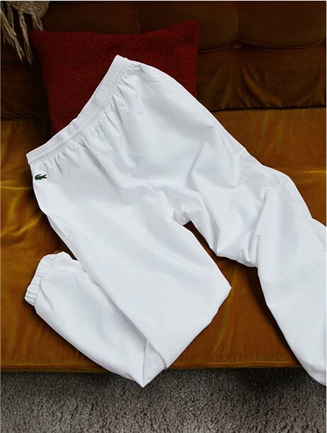 Cal&ccedil;as de treino de t&ecirc;nis